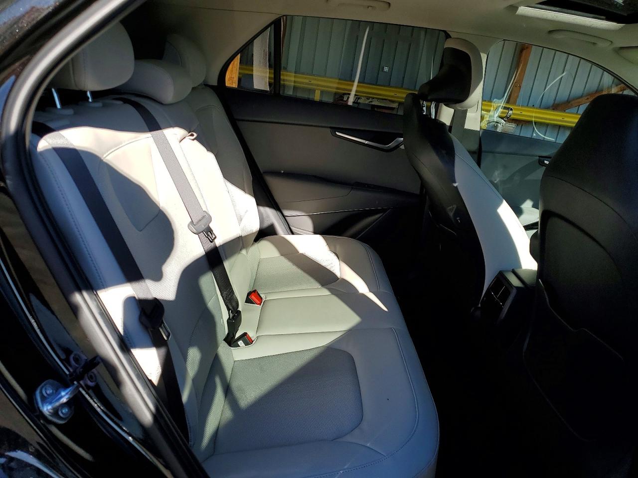 2024 KIA NIRO photo 10