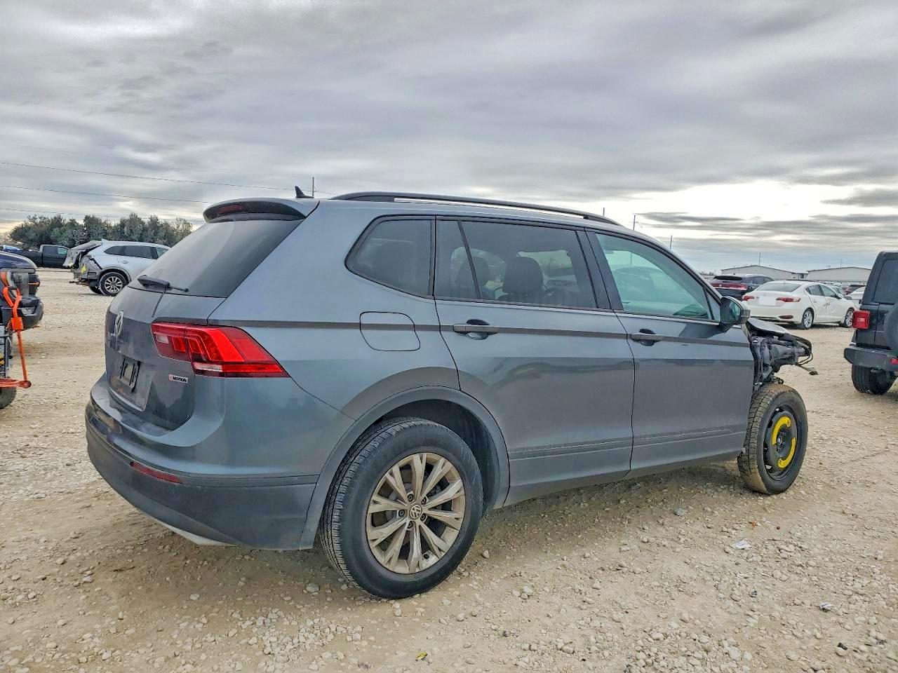 2020 VOLKSWAGEN TIGUAN S photo 5