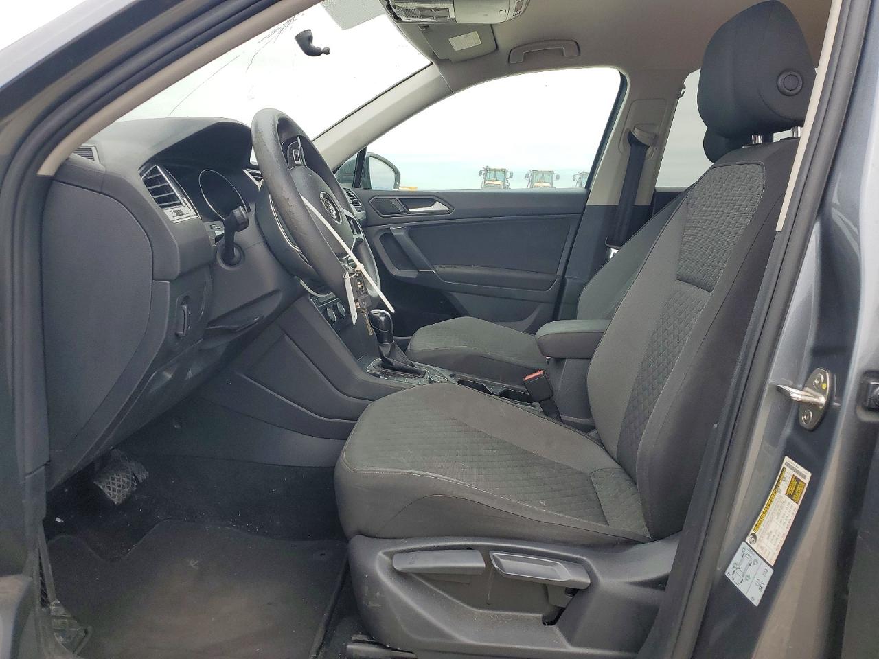 2020 VOLKSWAGEN TIGUAN S photo 13
