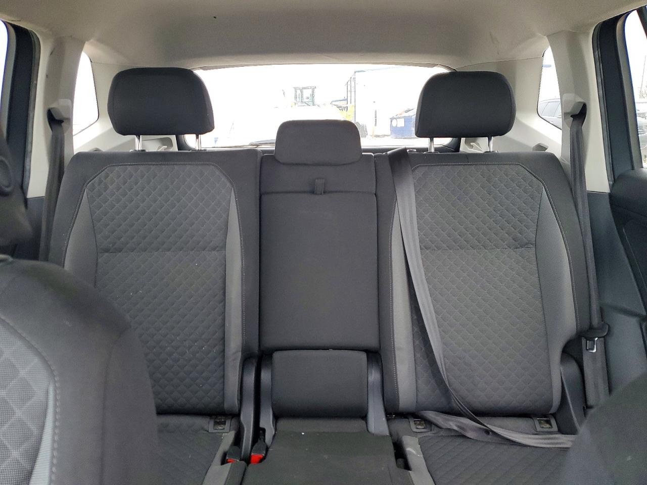2020 VOLKSWAGEN TIGUAN S photo 19