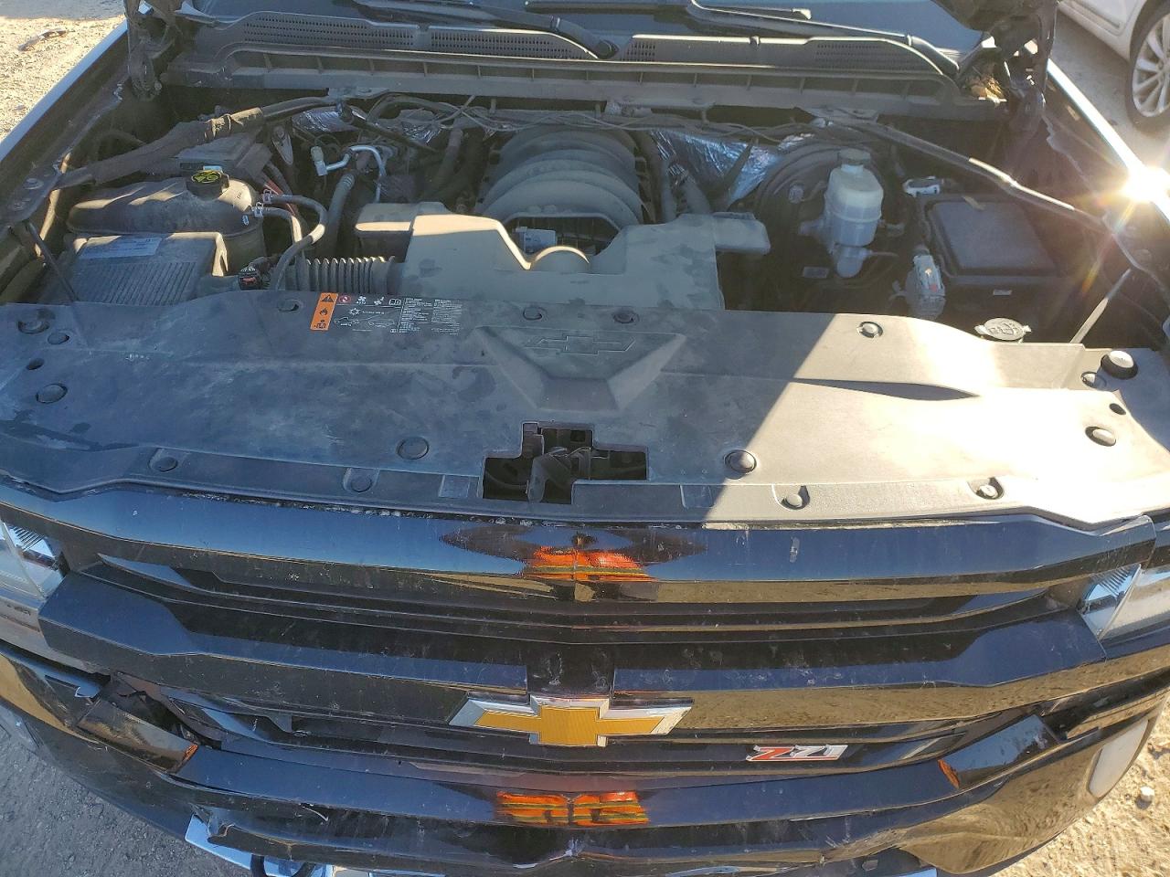 2018 CHEVROLET SILVERADO K1500 LT photo 11