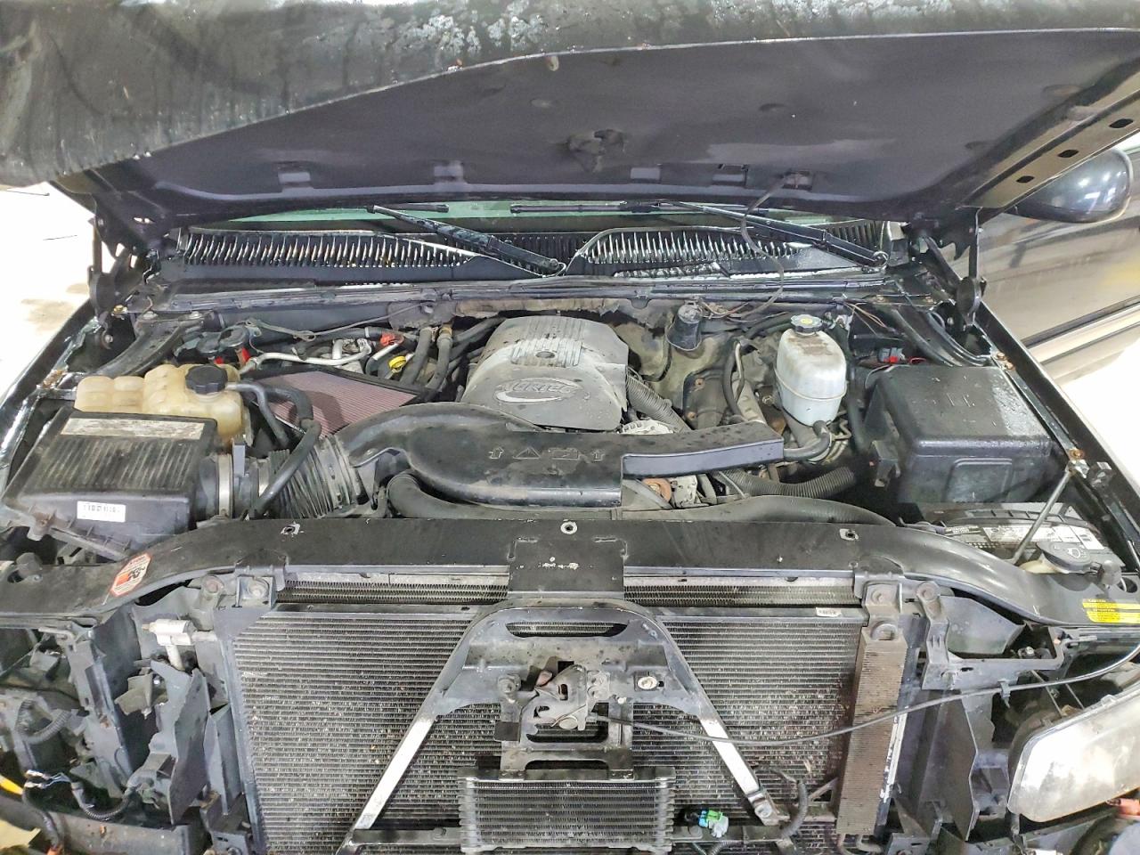 2004 GMC YUKON photo 12