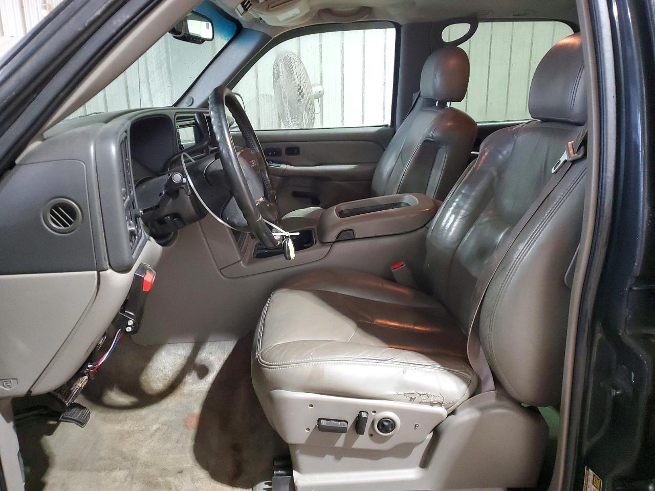 2004 GMC YUKON photo 7