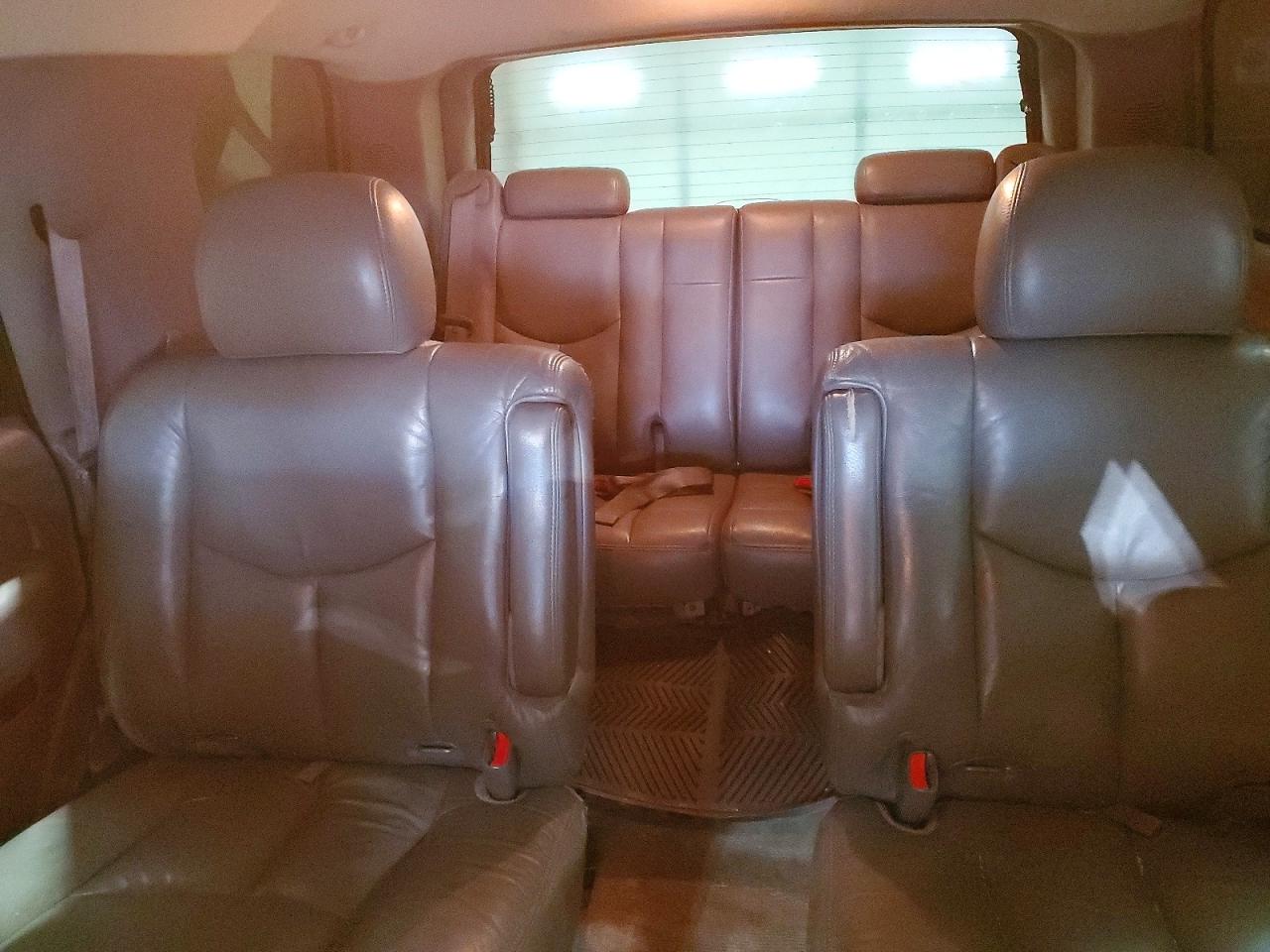 2004 GMC YUKON photo 10