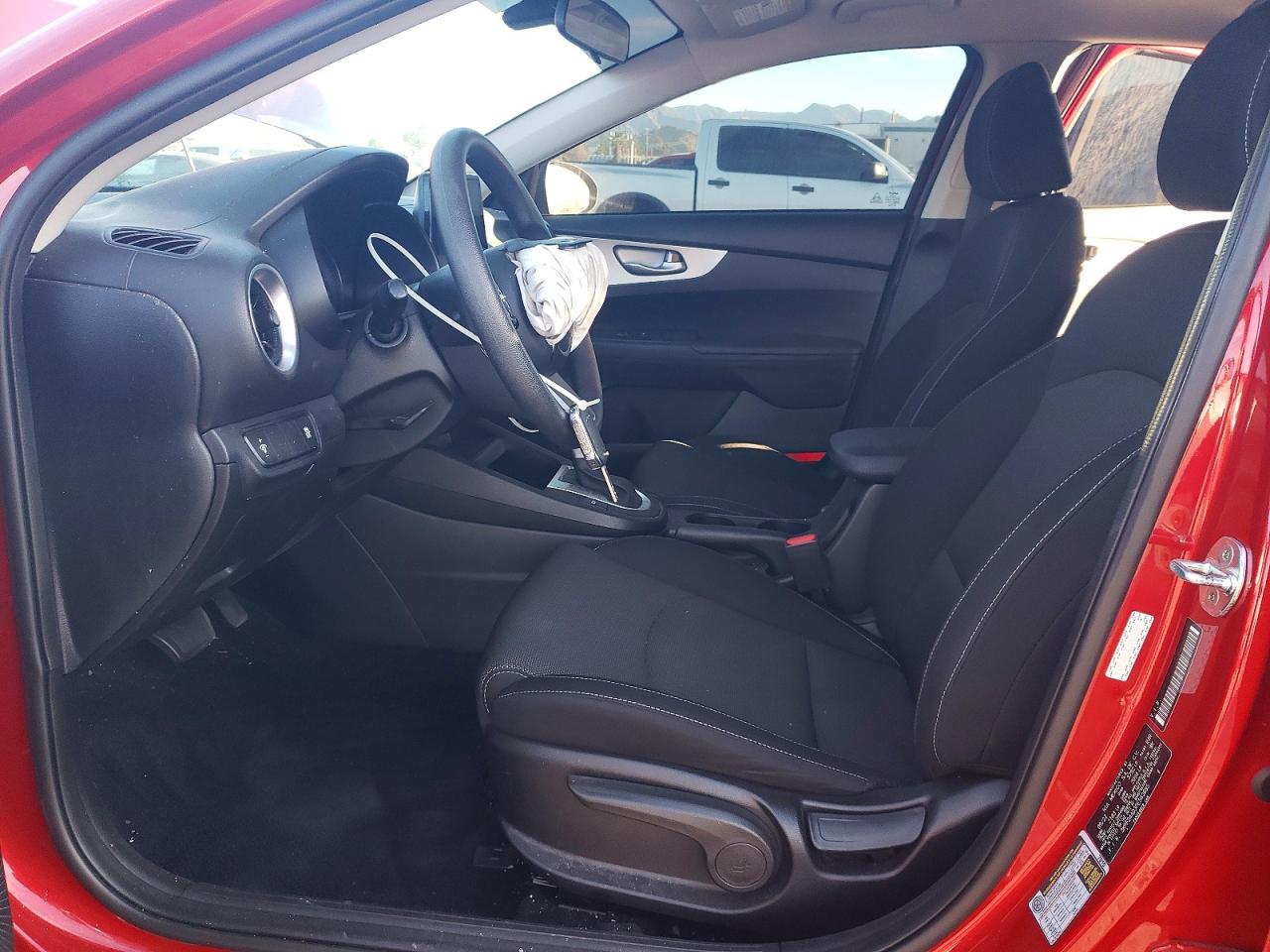 2023 KIA FORTE LX photo 13