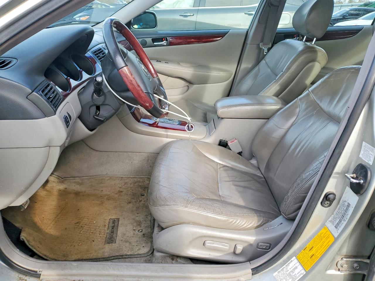 2002 LEXUS ES 300 photo 19