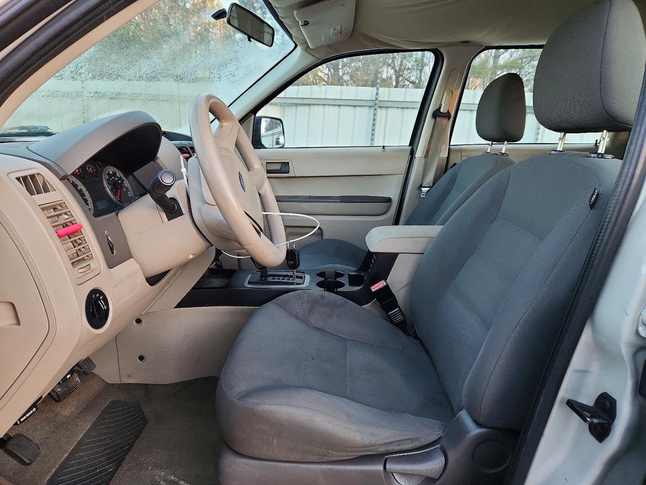 2008 FORD ESCAPE photo 19