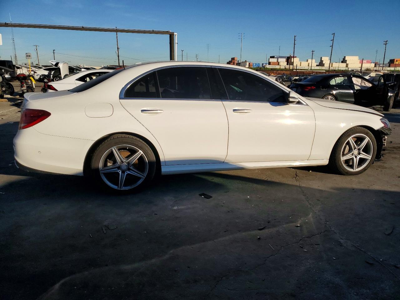 2017 MERCEDES-BENZ E 300 photo 3