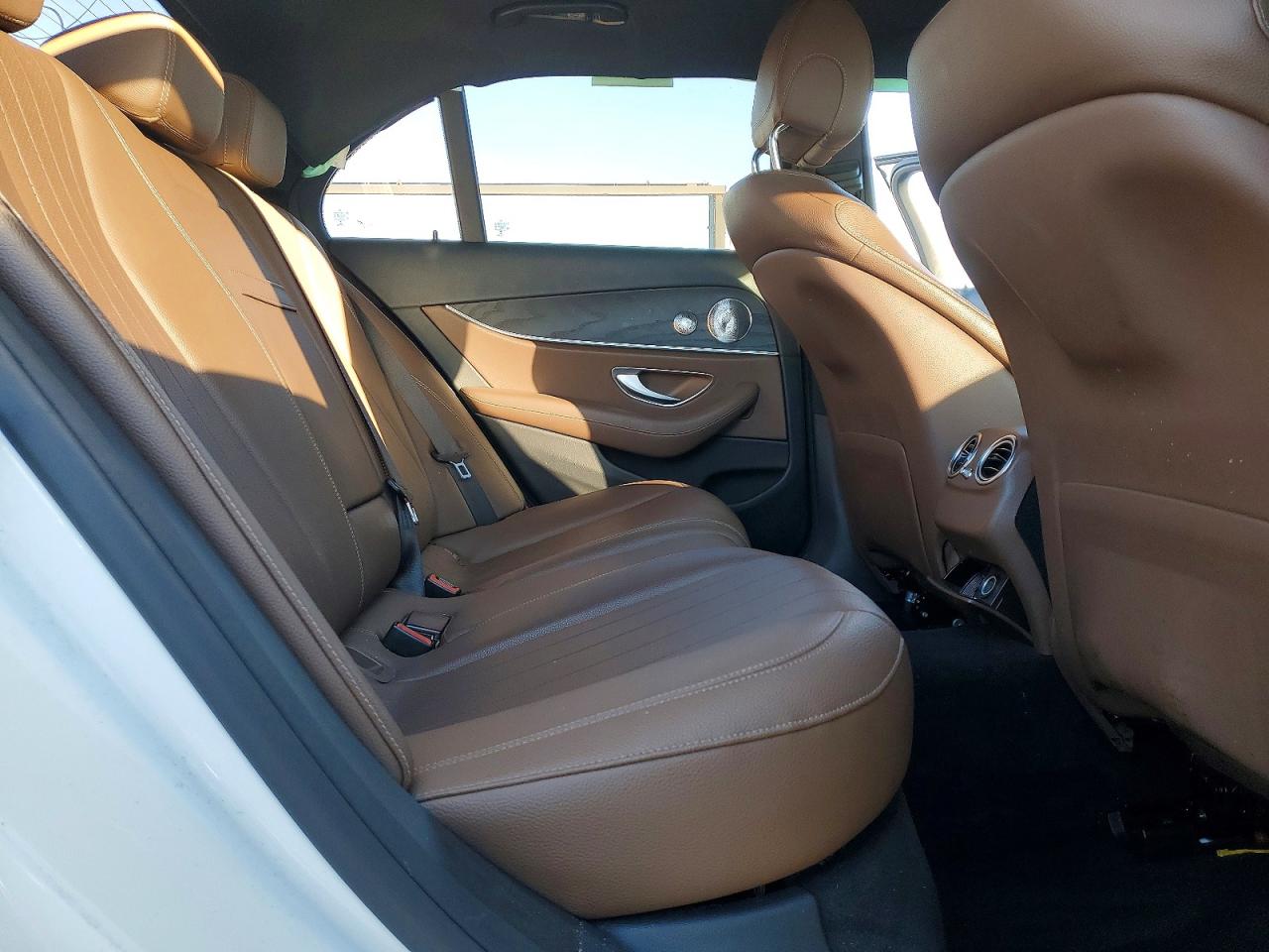 2017 MERCEDES-BENZ E 300 photo 10