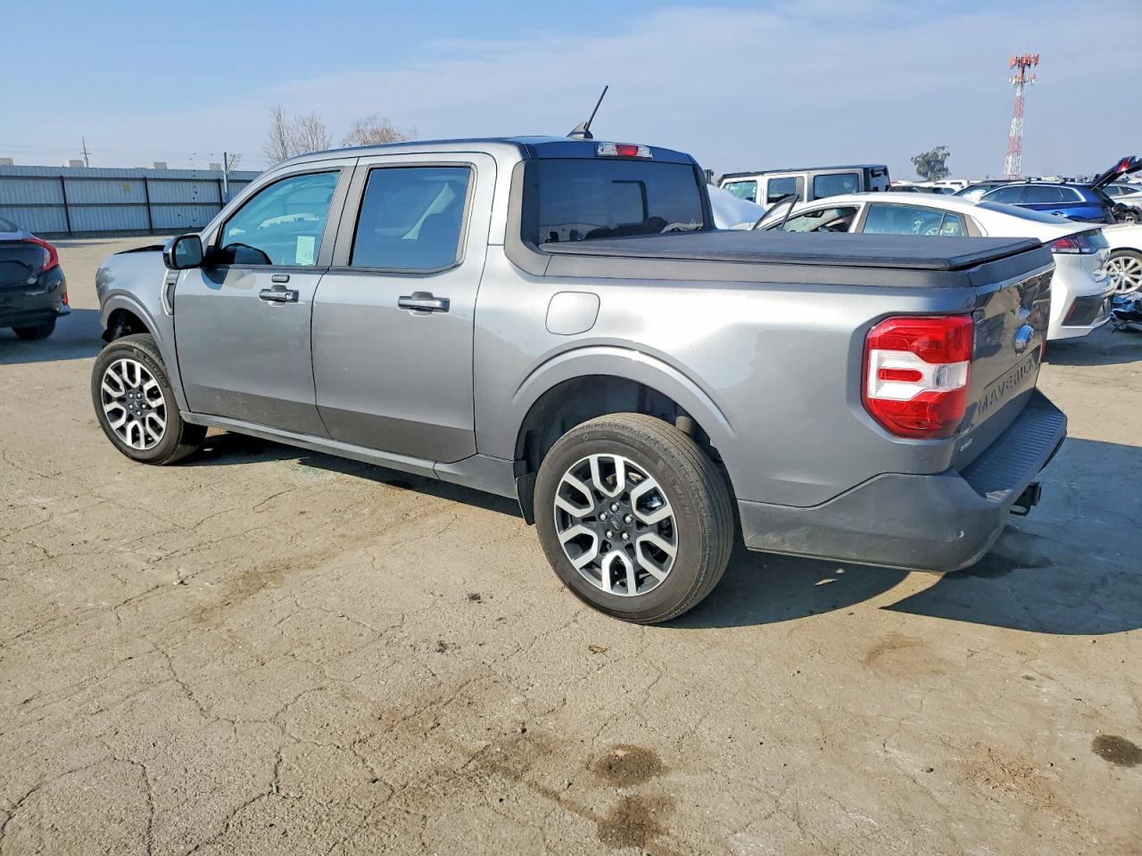 2024 FORD MAVERICK LARIAT photo 3