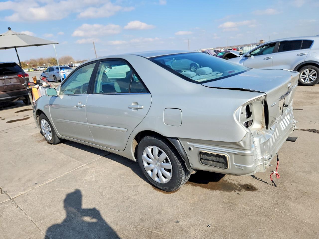 2006 TOYOTA CAMRY LE photo 2