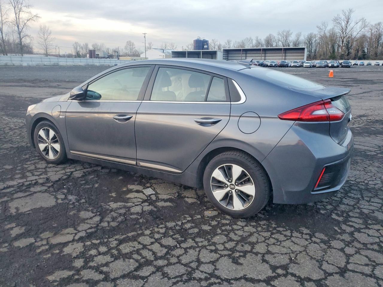 2019 HYUNDAI IONIQ photo 2
