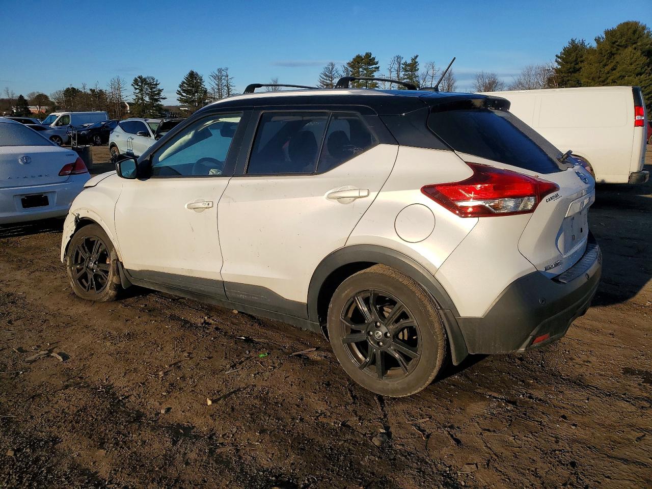 2020 NISSAN KICKS SV photo 2