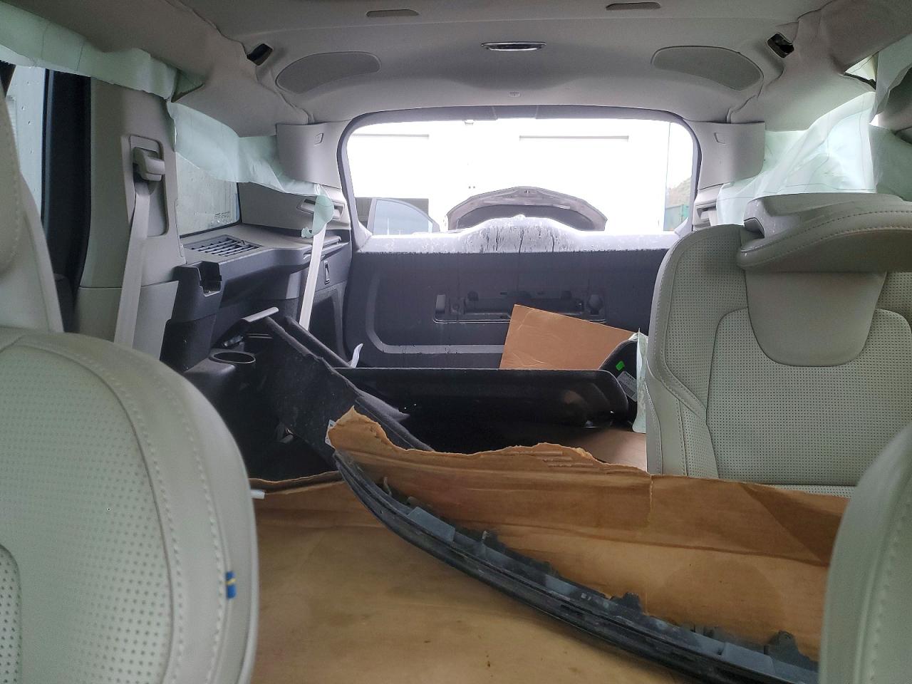 2017 VOLVO XC90 T6 photo 28