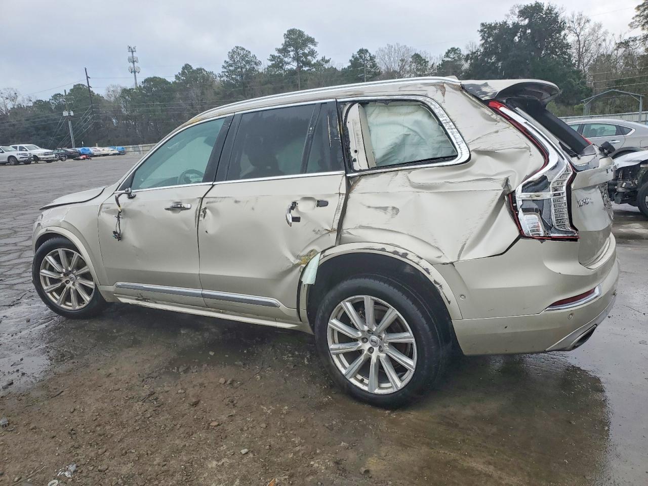 2017 VOLVO XC90 T6 photo 4