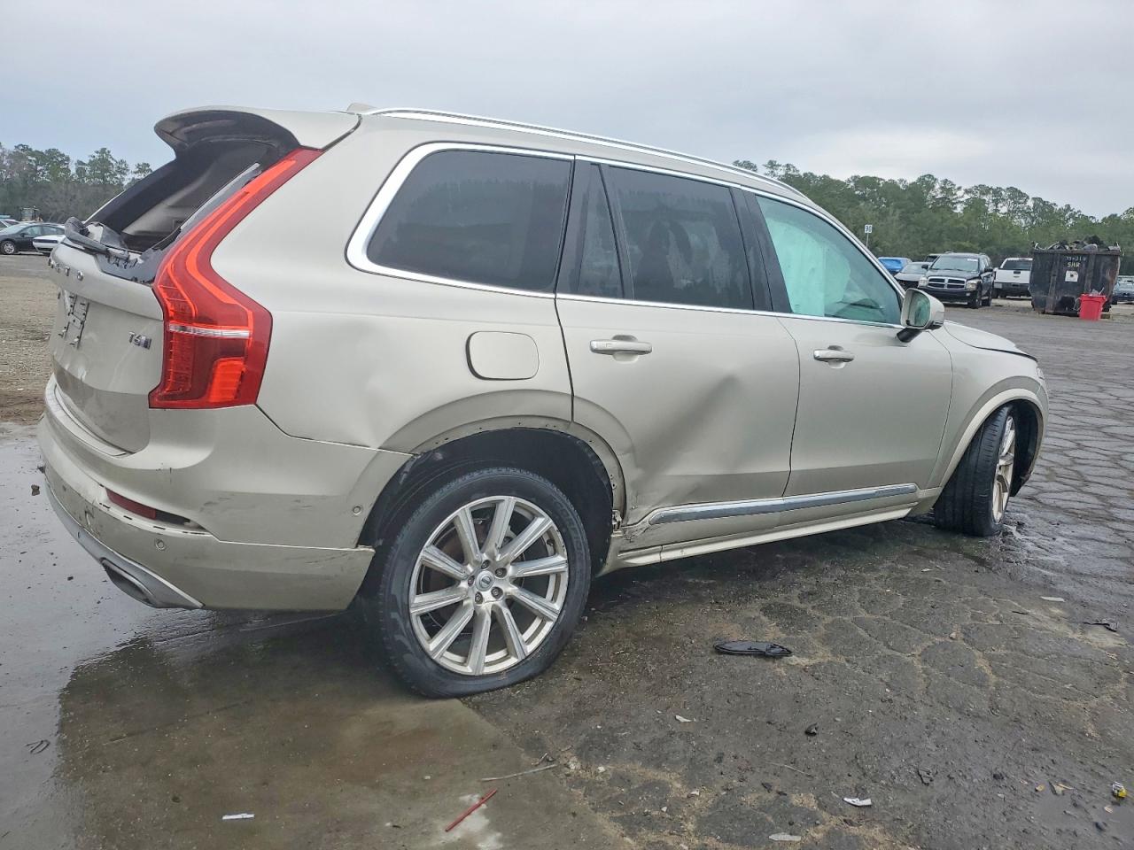 2017 VOLVO XC90 T6 photo 7