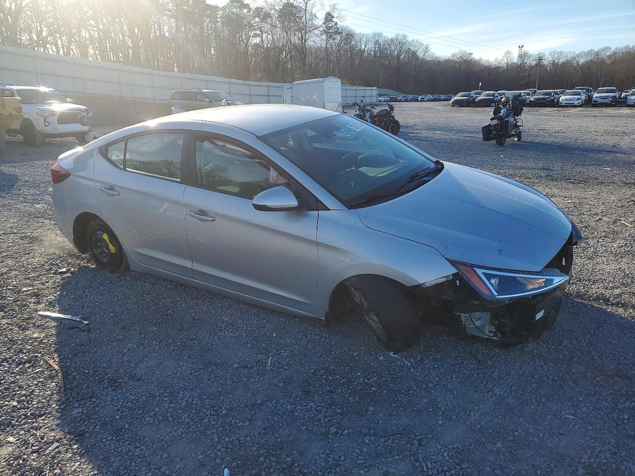 2019 HYUNDAI ELANTRA SE photo 4