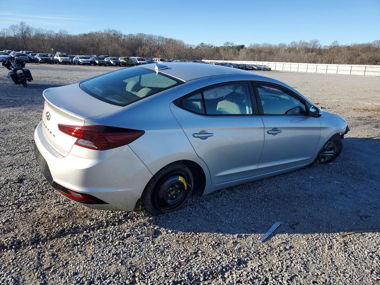 2019 HYUNDAI ELANTRA SE photo 3
