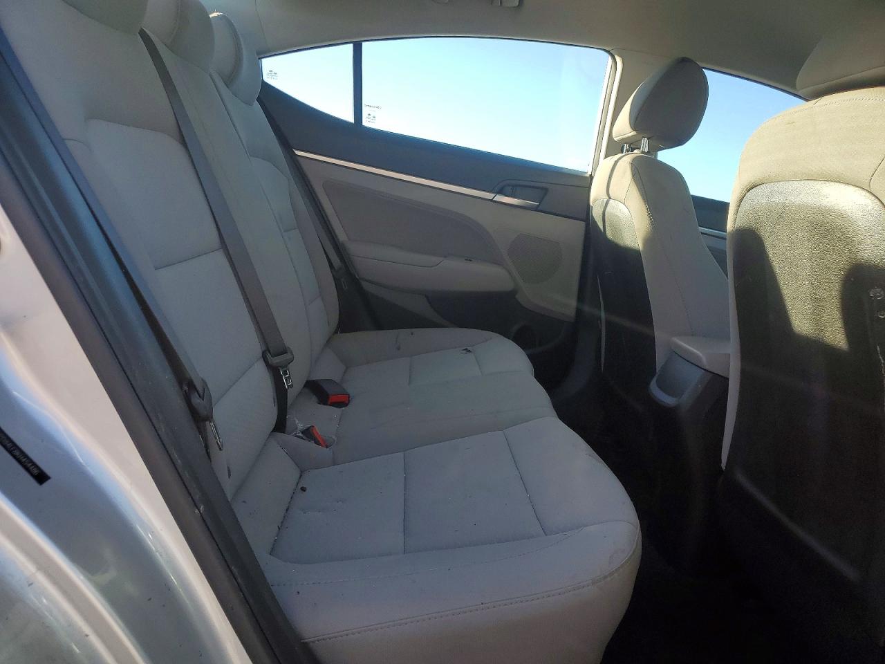 2019 HYUNDAI ELANTRA SE photo 10