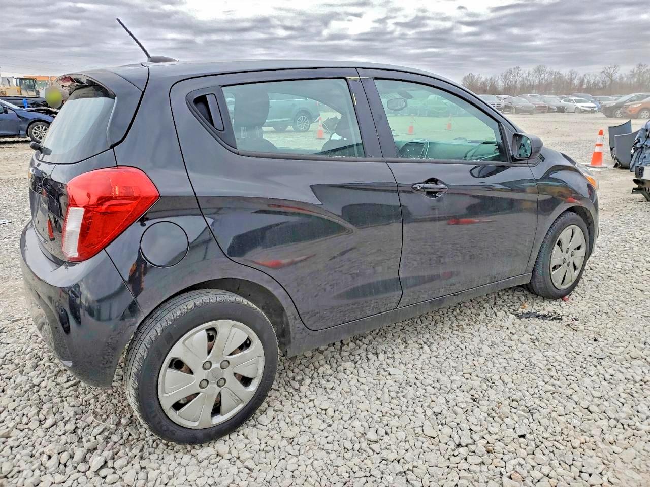 2017 CHEVROLET SPARK LS photo 5