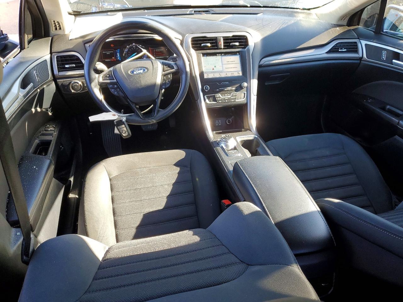 2019 FORD FUSION SE photo 8