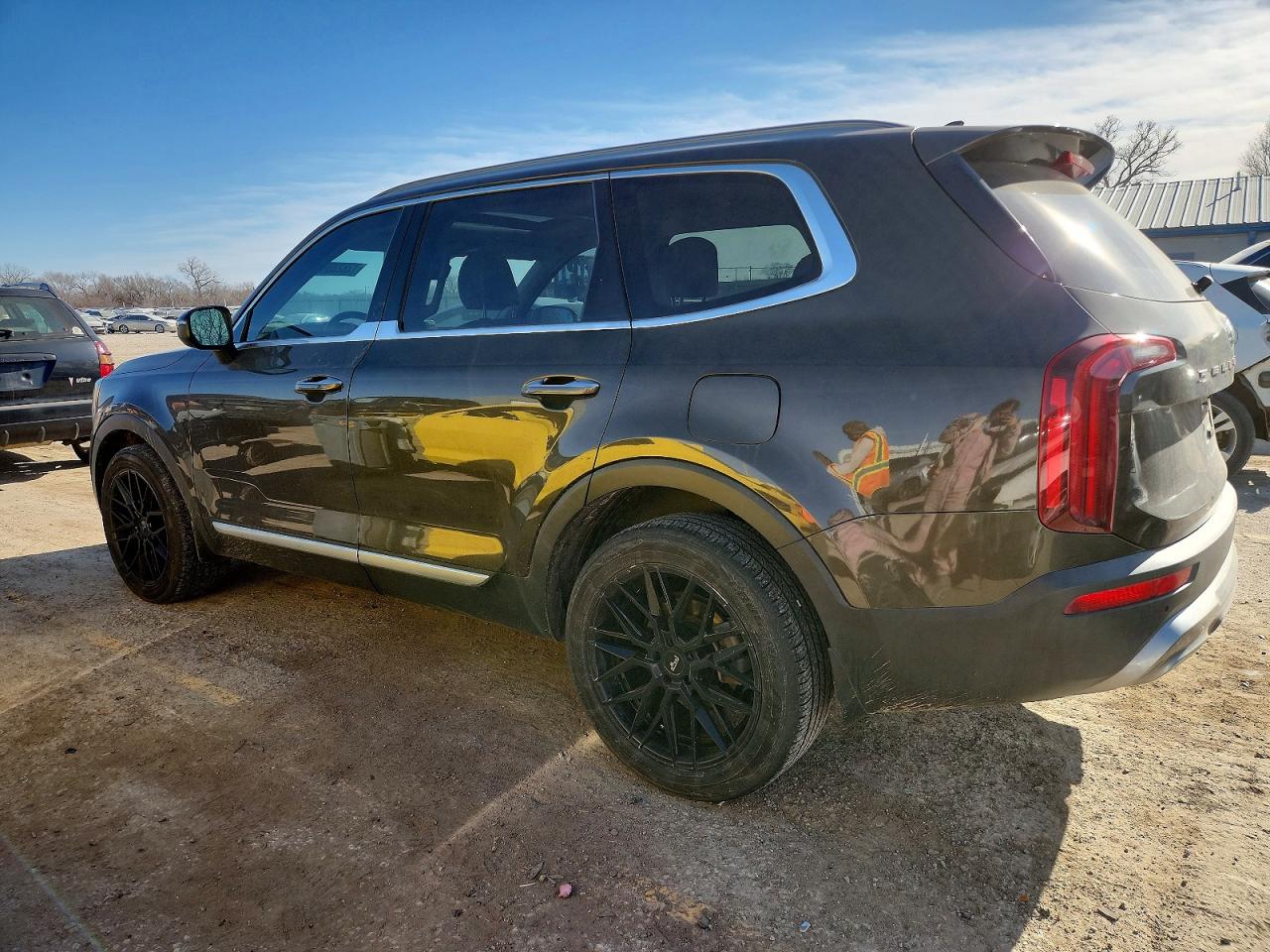 2021 KIA TELLURIDE S photo 3