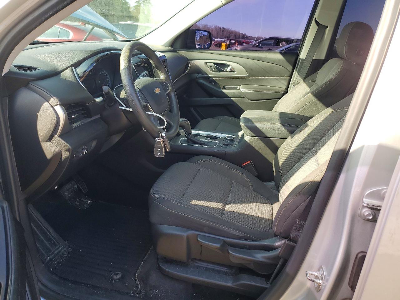 2019 CHEVROLET TRAVERSE LS photo 7