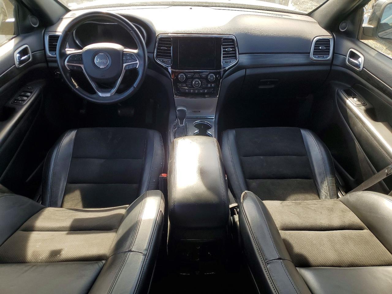 2020 JEEP GRAND CHEROKEE LAREDO photo 15
