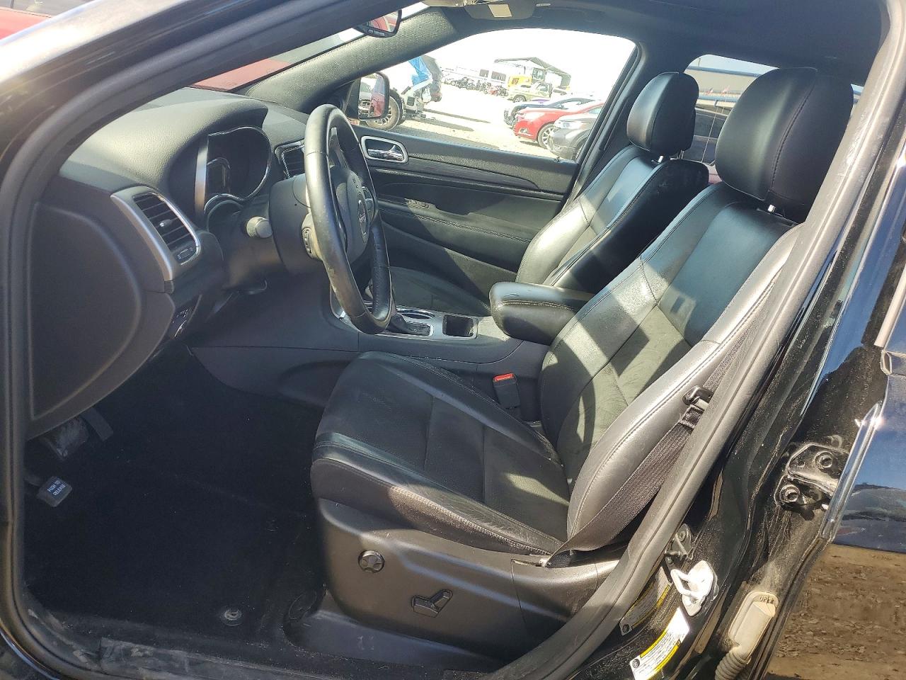 2020 JEEP GRAND CHEROKEE LAREDO photo 13