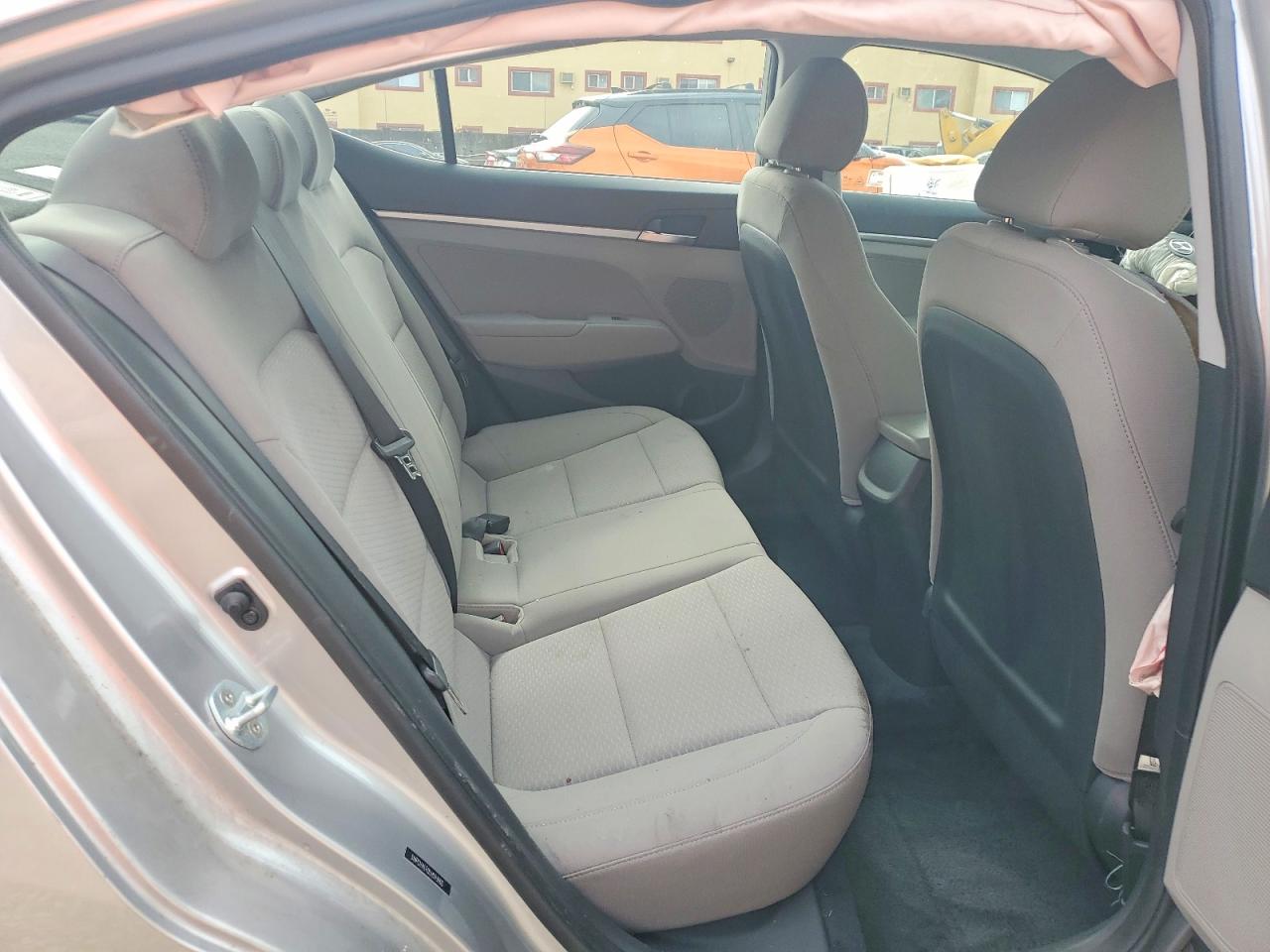 2020 HYUNDAI ELANTRA SE photo 19