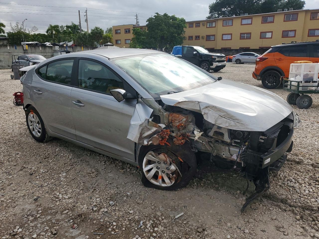 2020 HYUNDAI ELANTRA SE photo 7