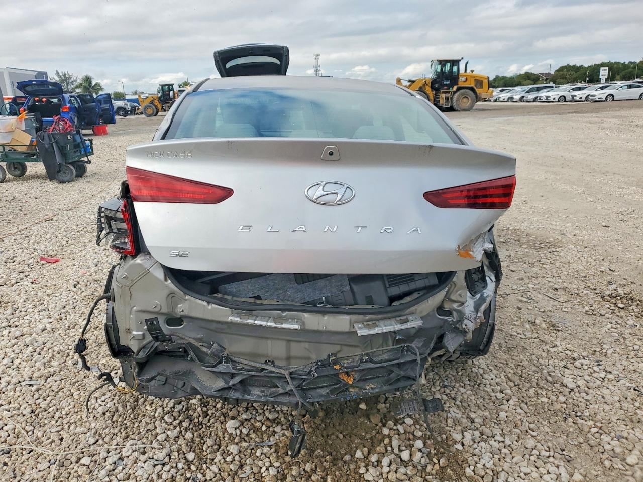 2020 HYUNDAI ELANTRA SE photo 11