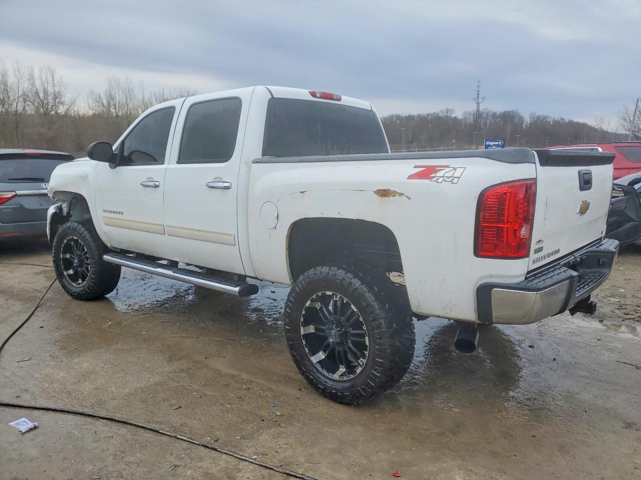 2010 CHEVROLET SILVERADO K1500 LT photo 4