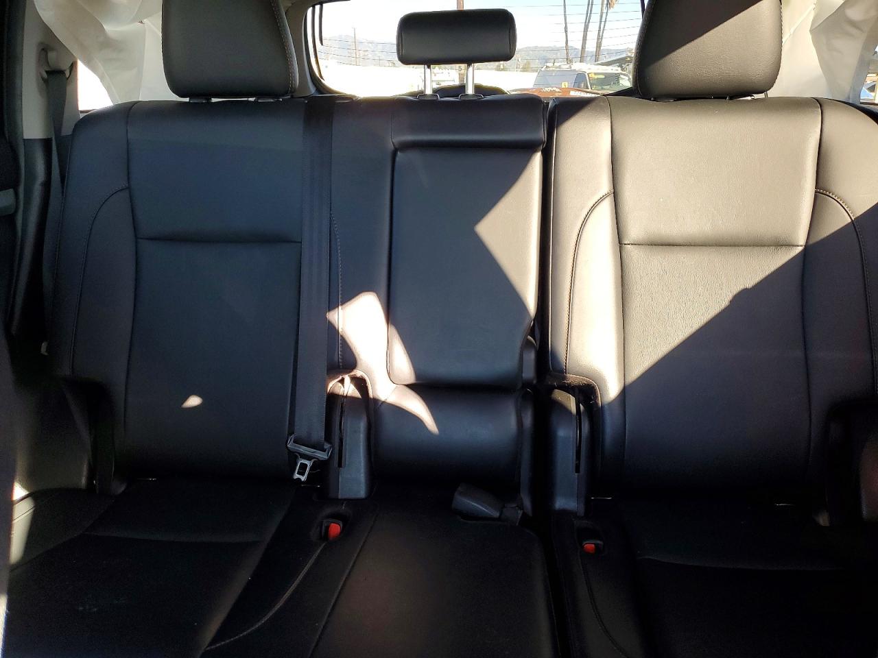 2019 TOYOTA HIGHLANDER XLE photo 10