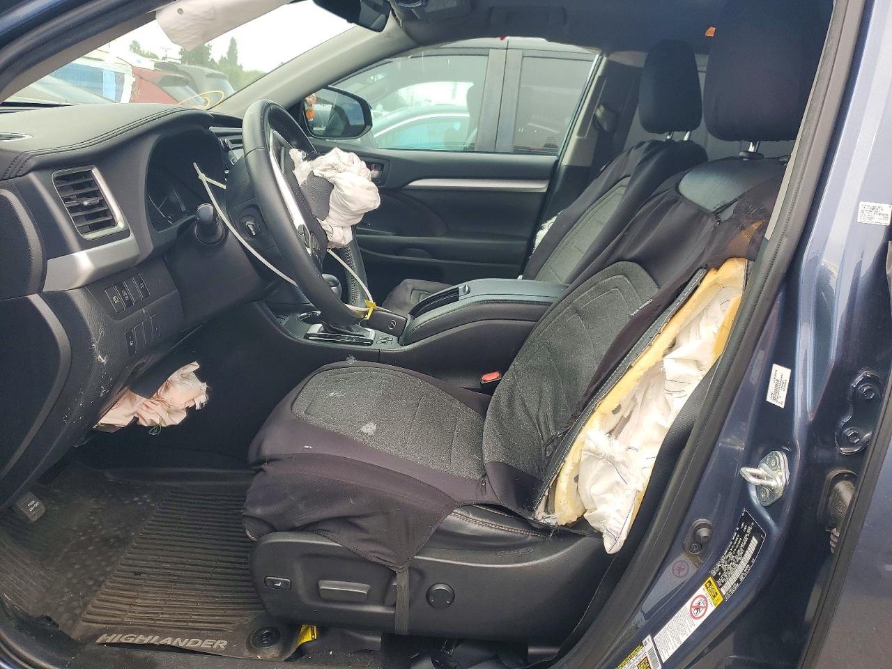2019 TOYOTA HIGHLANDER XLE photo 7