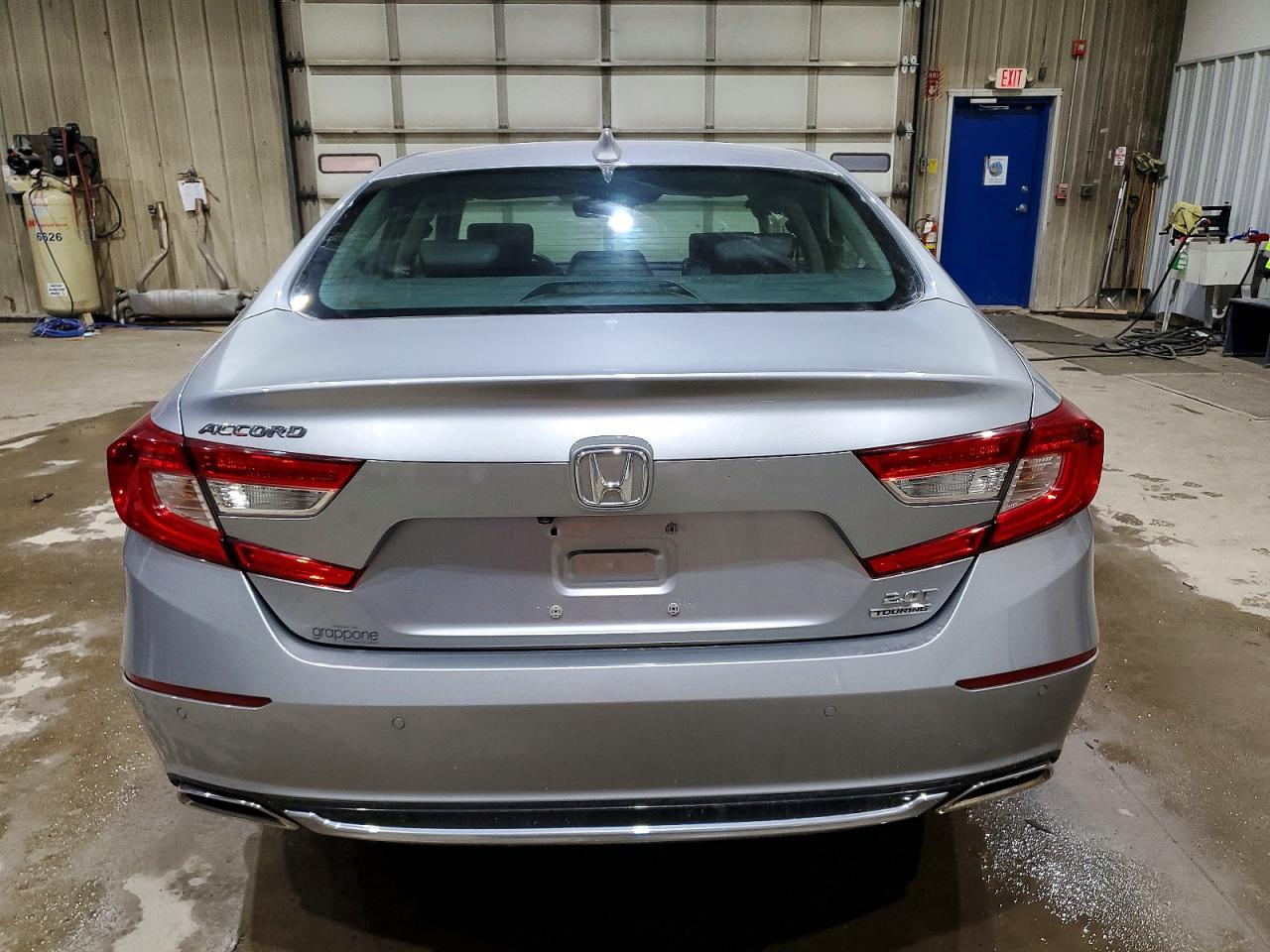 2018 HONDA ACCORD TOURING photo 11