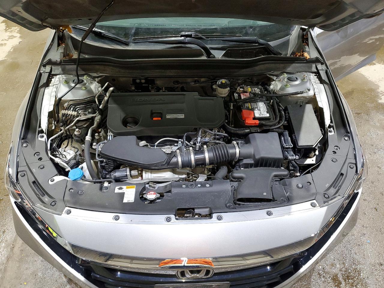 2018 HONDA ACCORD TOURING photo 21