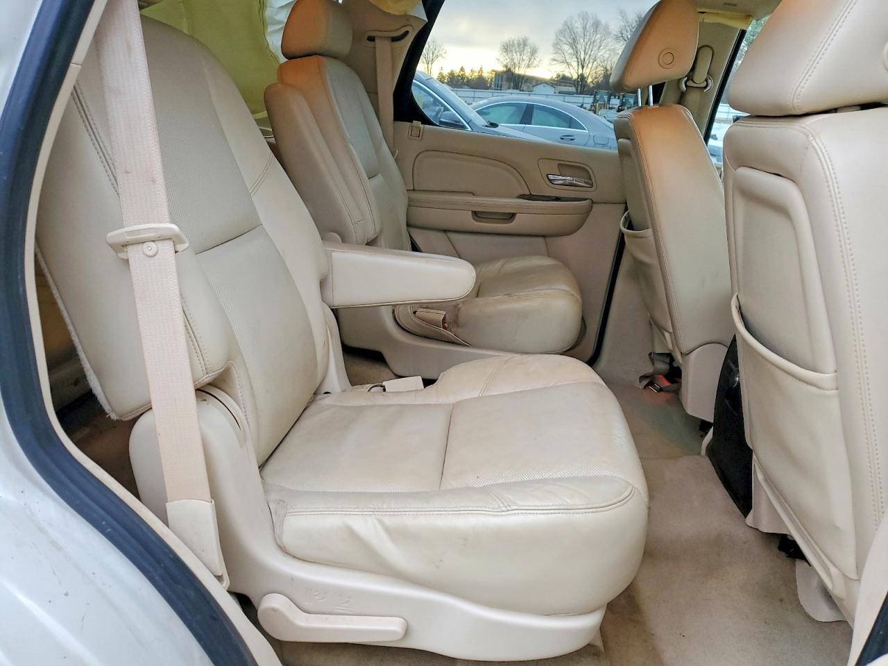 2008 CADILLAC ESCALADE LUXURY photo 31