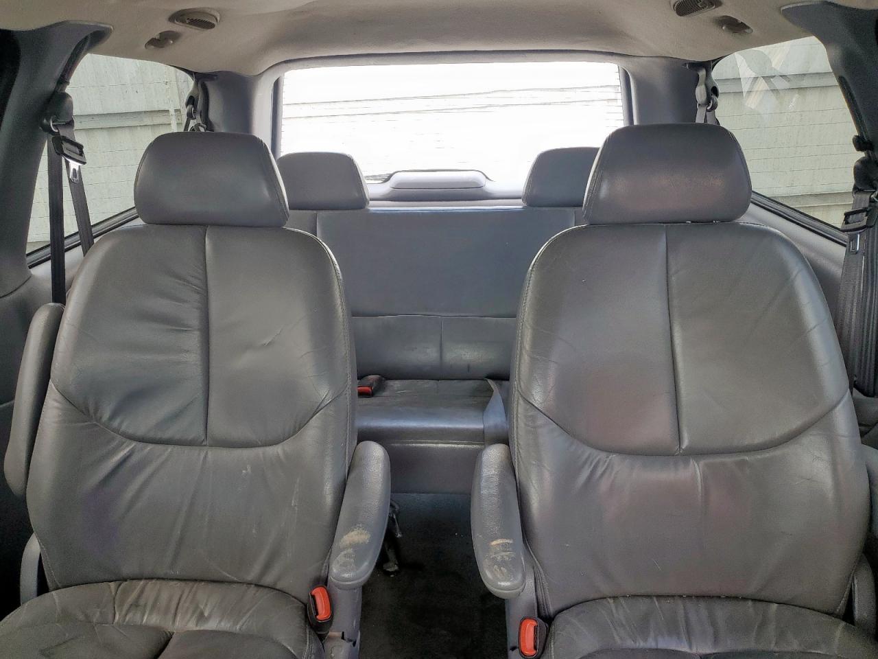 1999 CHRYSLER TOWN & COUNTRY LX photo 28