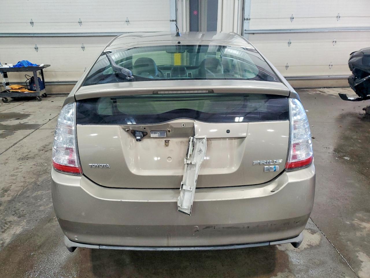 2008 TOYOTA PRIUS BASE photo 11