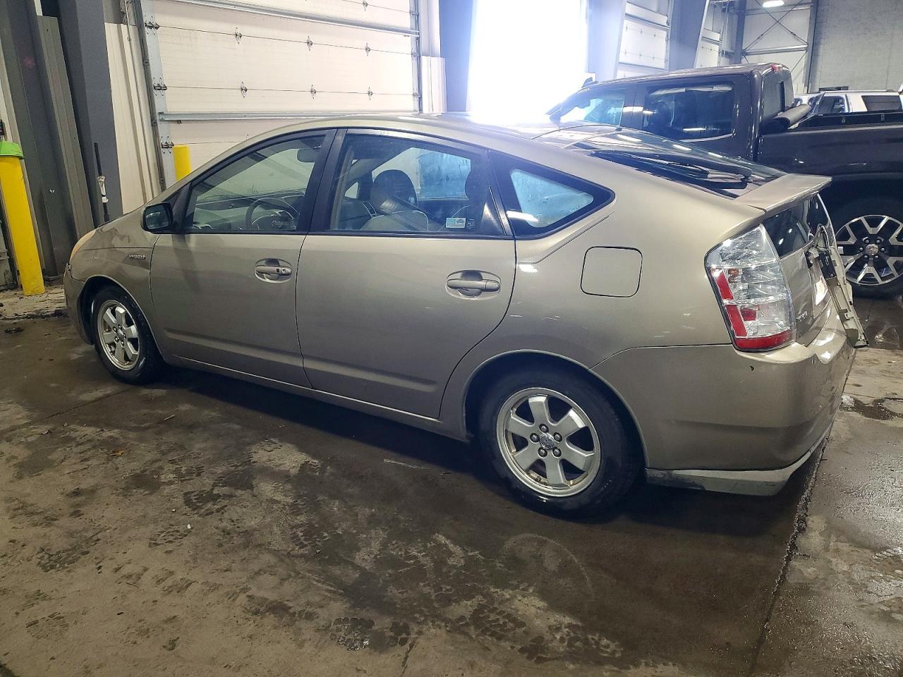 2008 TOYOTA PRIUS BASE photo 3