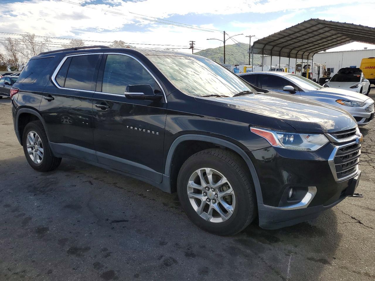 2019 CHEVROLET TRAVERSE LT photo 4