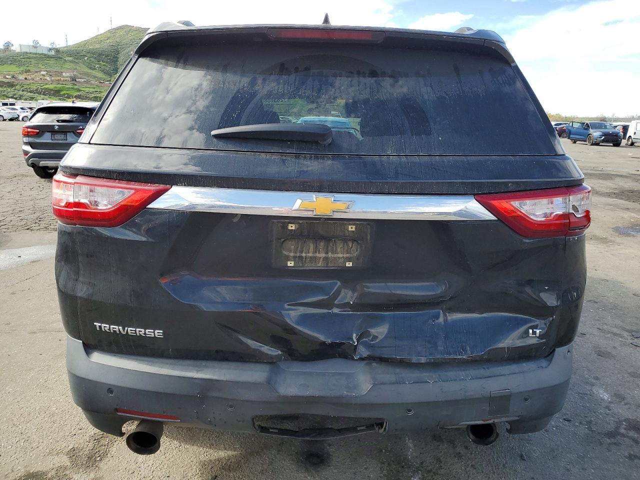 2019 CHEVROLET TRAVERSE LT photo 6