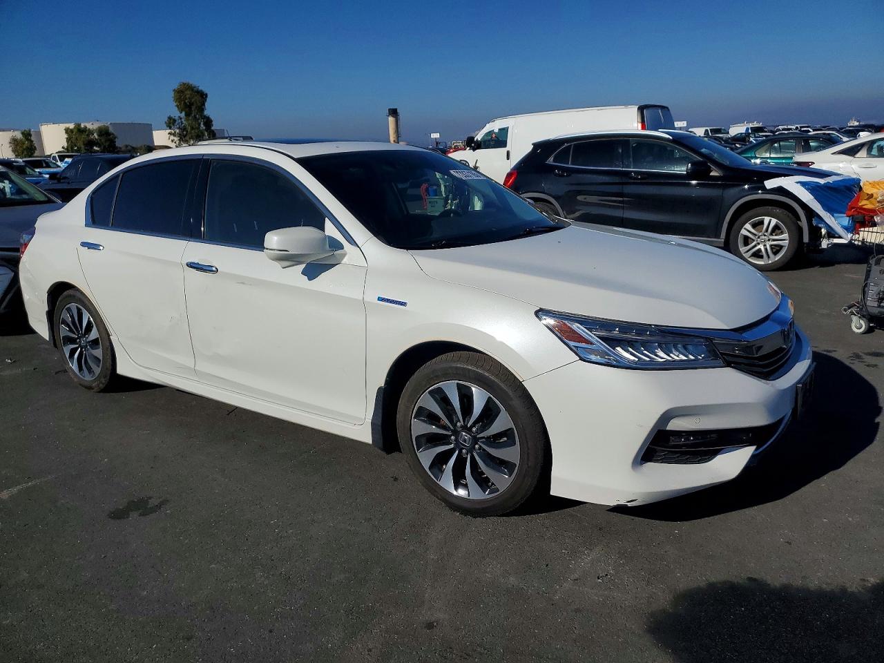 2017 HONDA ACCORD TOURING HYBRID photo 7
