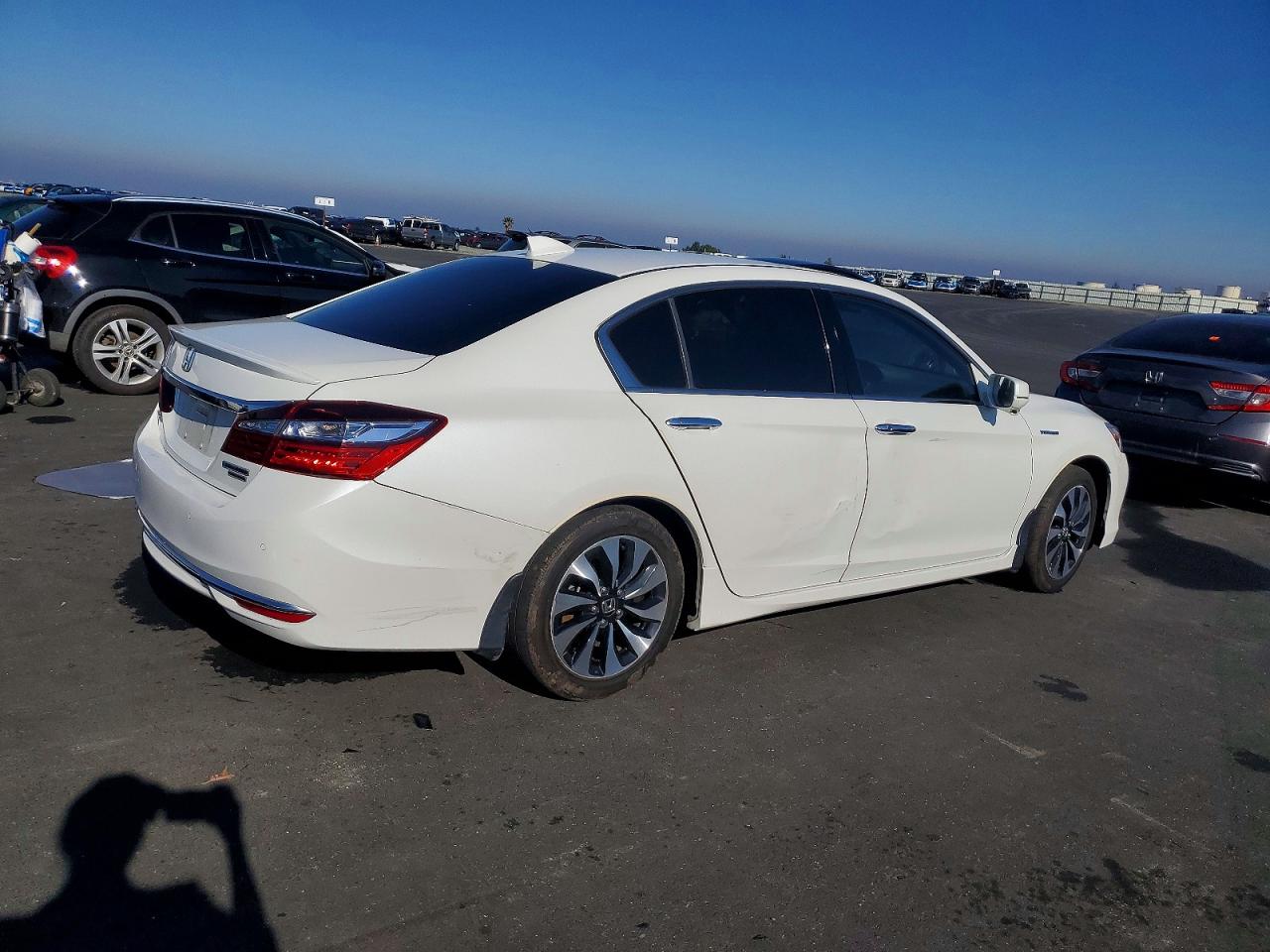 2017 HONDA ACCORD TOURING HYBRID photo 5