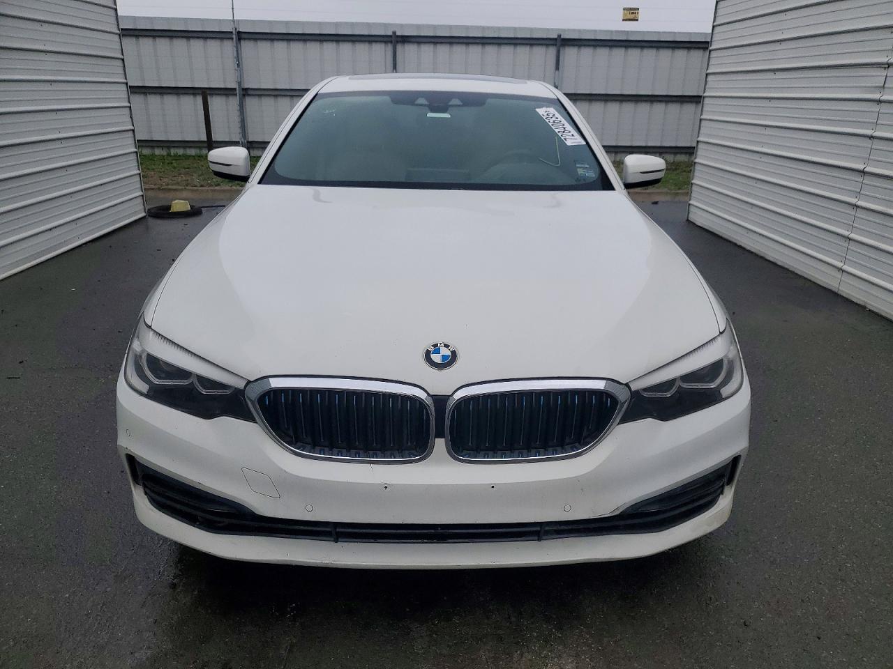 2018 BMW 530E photo 9