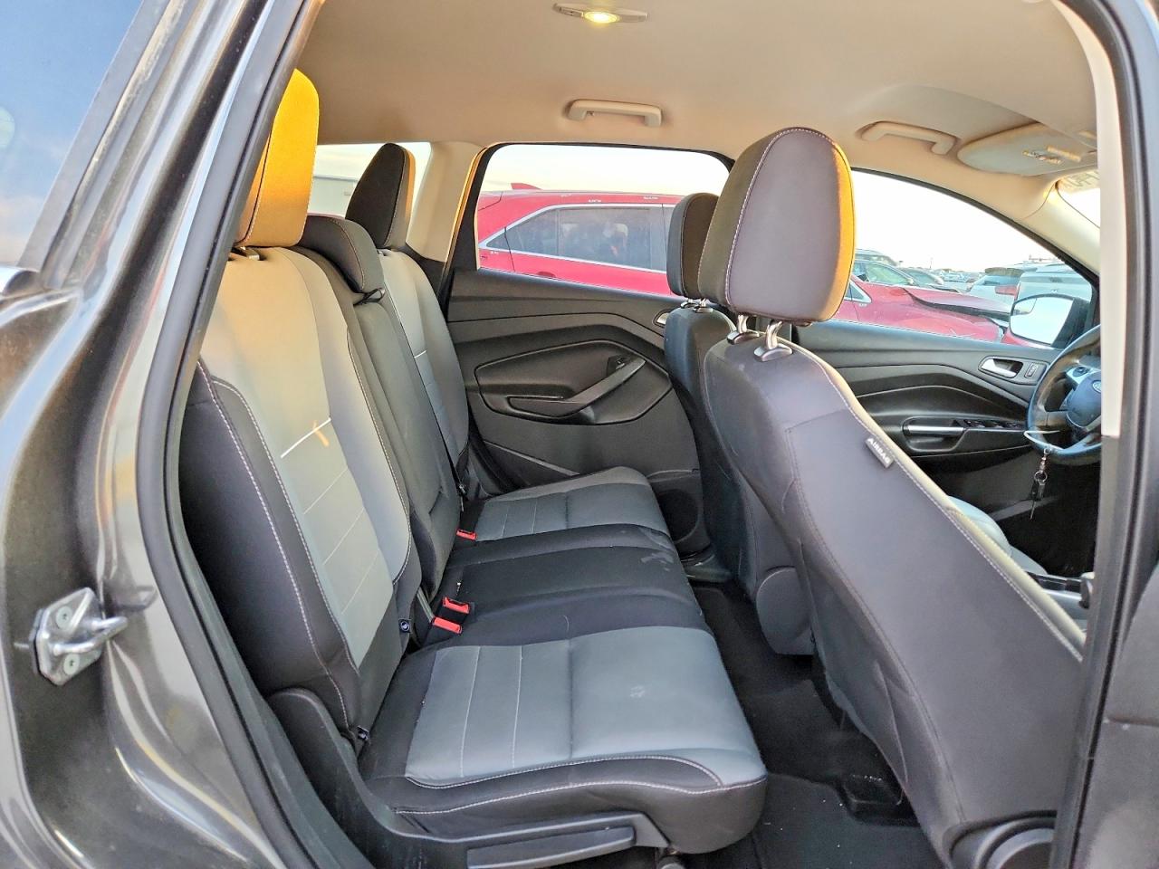 2015 FORD ESCAPE SE photo 21
