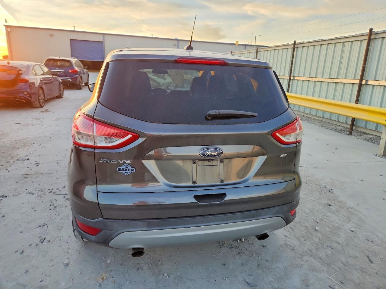 2015 FORD ESCAPE SE photo 11