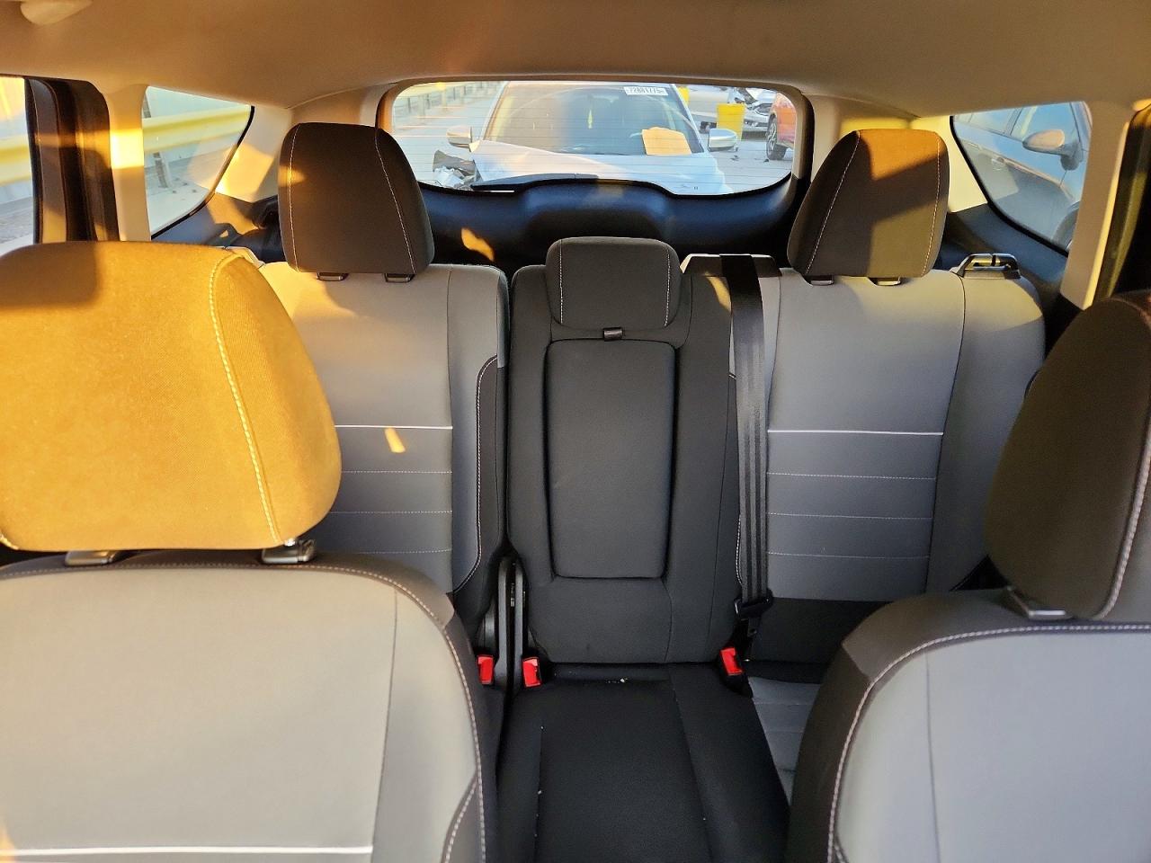 2015 FORD ESCAPE SE photo 19