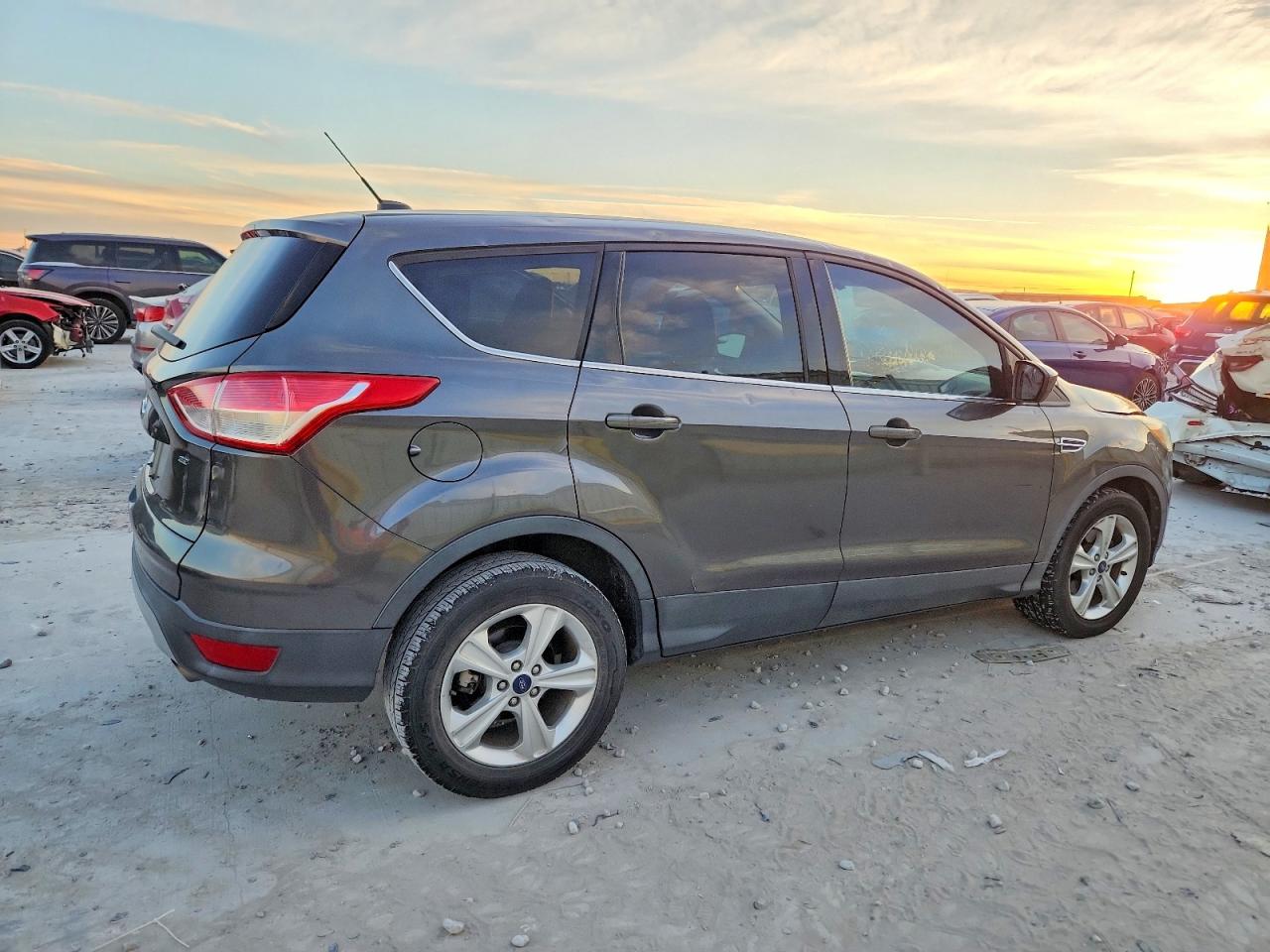 2015 FORD ESCAPE SE photo 5